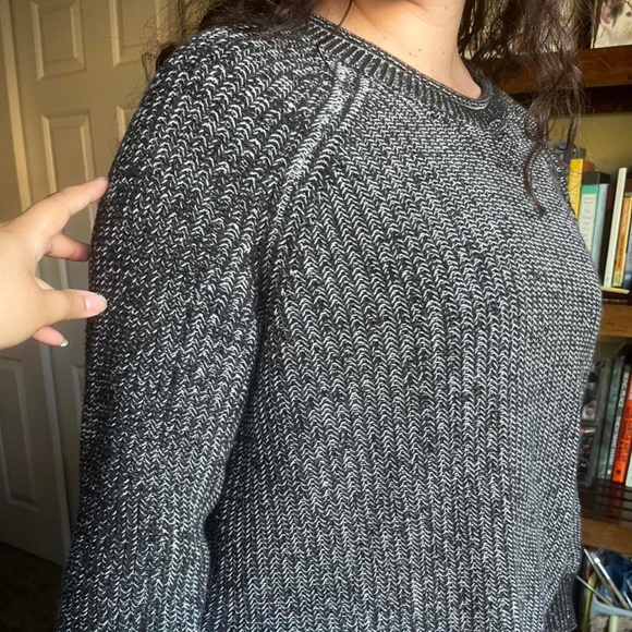 Nice grey sweater - Picture 3 of 4